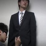 スーツイケメンを手コキフェラでおもてなし！ザー汁出るまでしっかりしごく！